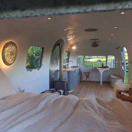 Airstream, Vintage American Caravan & Hottub Ashburton Buitenkant foto