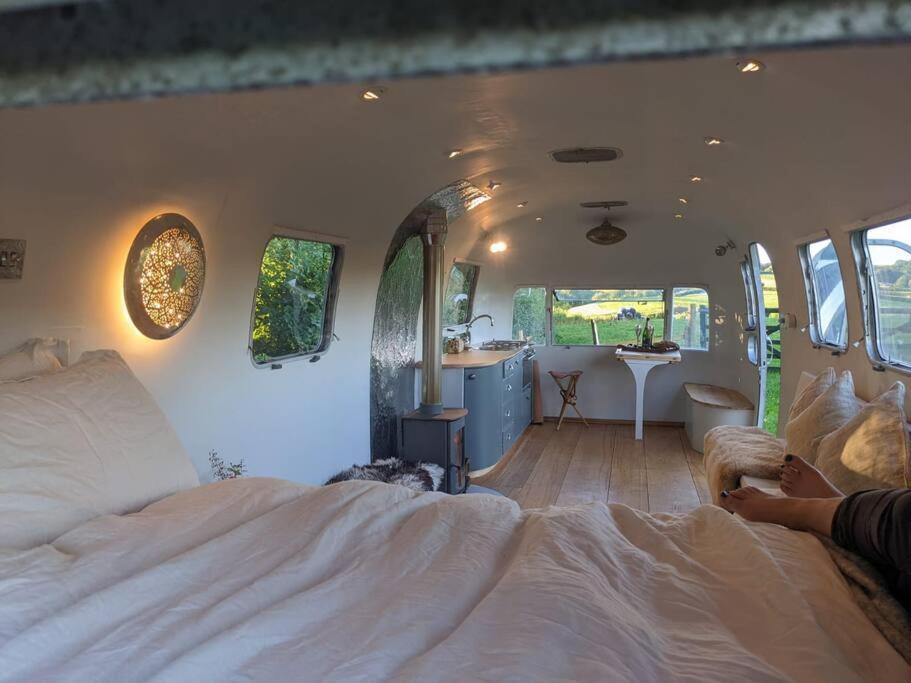 Airstream, Vintage American Caravan & Hottub Ashburton Buitenkant foto